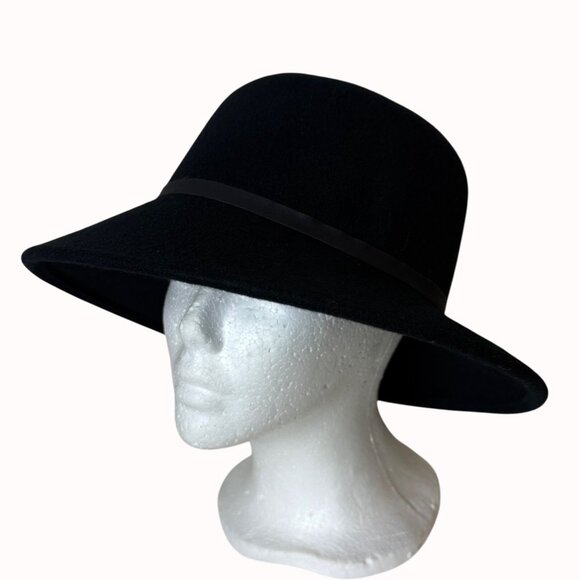 Apt 9 Black Wool Cloche Hat Gold Horsebit Detail Womens Fashion Vintage Style - Picture 6 of 16